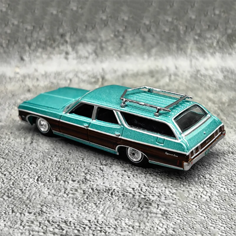 Auto Star Diecast 1:64 Scale Royal Bobcat 1964 Pontiac Alloy Vehicle Model Simulation Collection Decoration Gift Toys Display