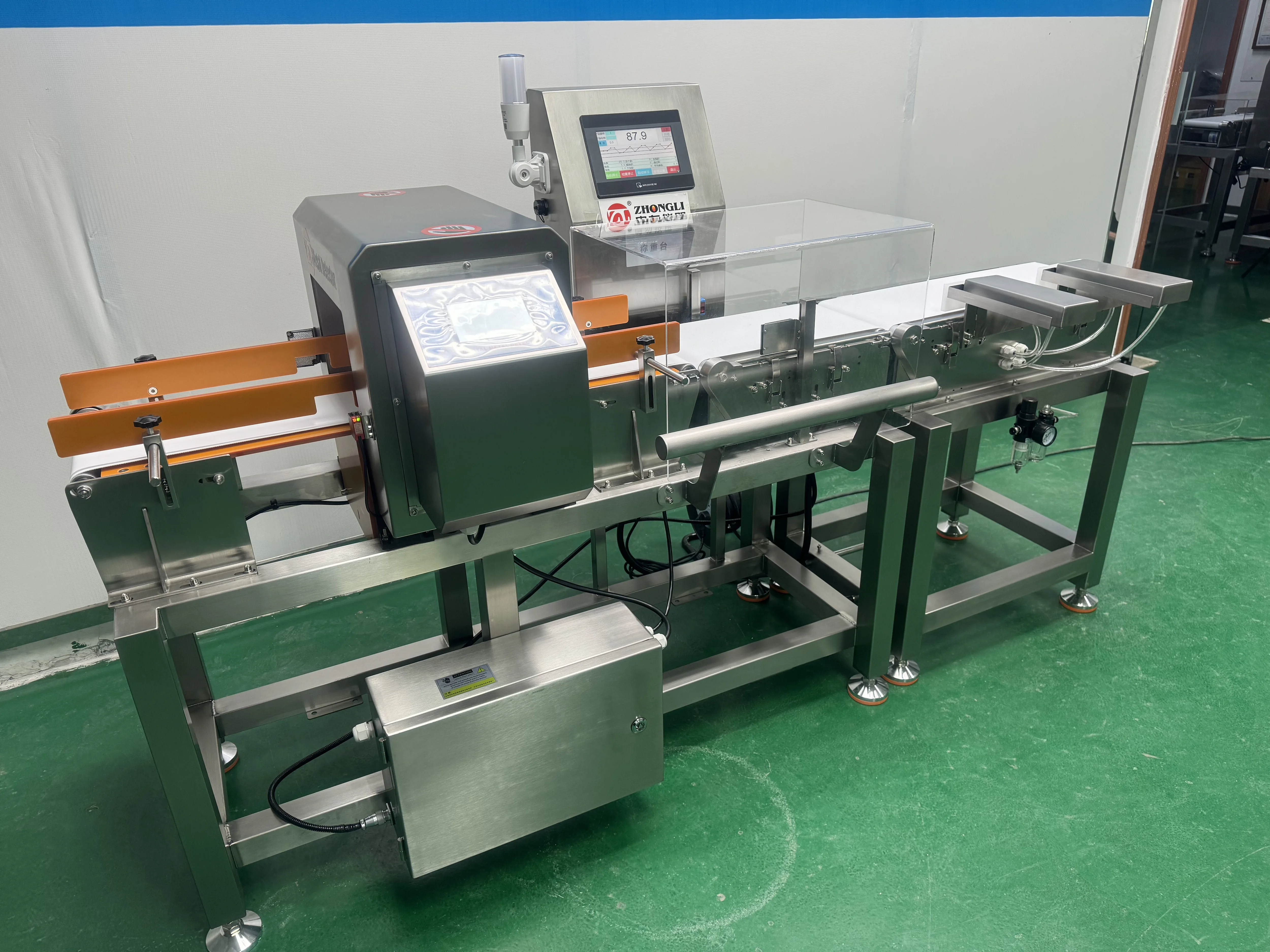 Metal detector automatico a nastro trasportatore e checkweigher per alimenti