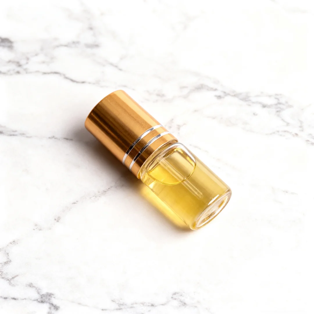 Agarwood Essential Oil/Supercritical Extraction of High Purity Essential Pendant Oil To Purify The Air and Calm The Mind