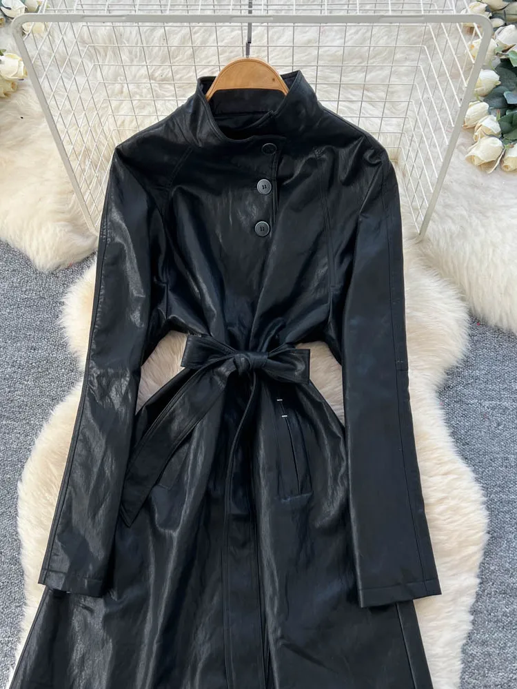 سترة واقية من جلد البولي يوريثان من Retro Briti Sle للنساء من Faion Dr مع حزام عالي الخصر وياقة واقفة وزر واحد للإغلاق