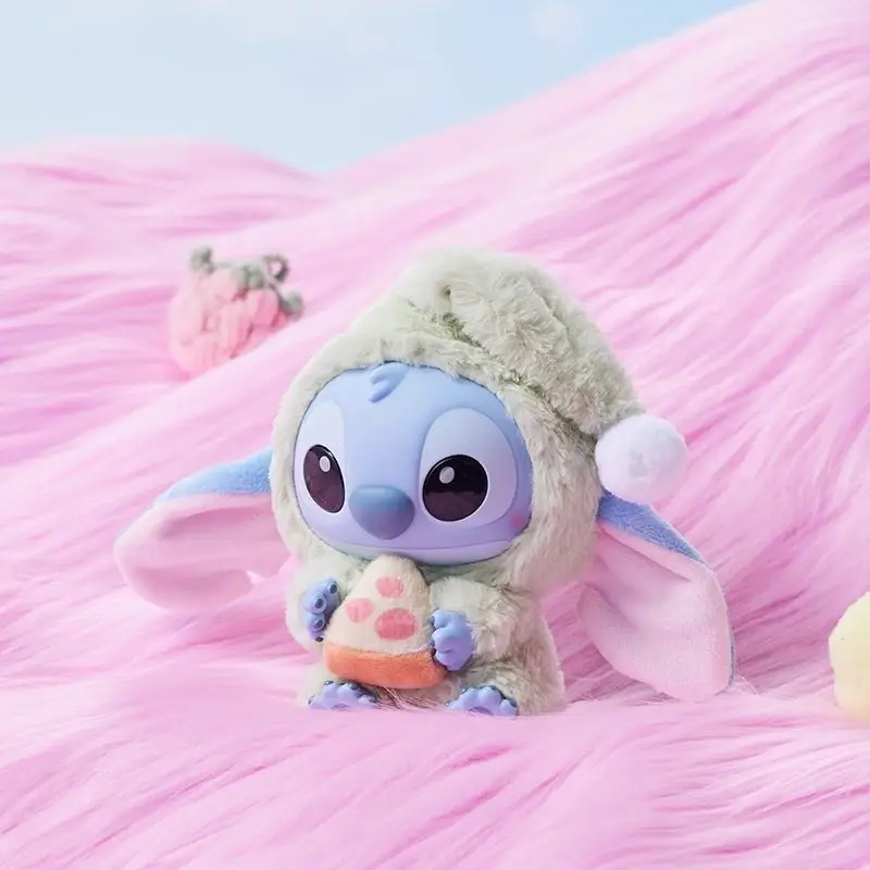Stitch, a trendy toy, wants to take a bite even if he's tired. Series: Vinyl plush blind box, Handheld ornaments, Plush toys