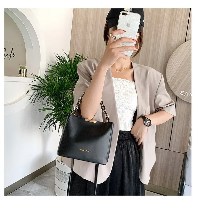 

Chain Small Bag Women's Bag 2023 New Fashion INS One Shoulder Handheld Crossbody Bag Fashion Bucket Bag