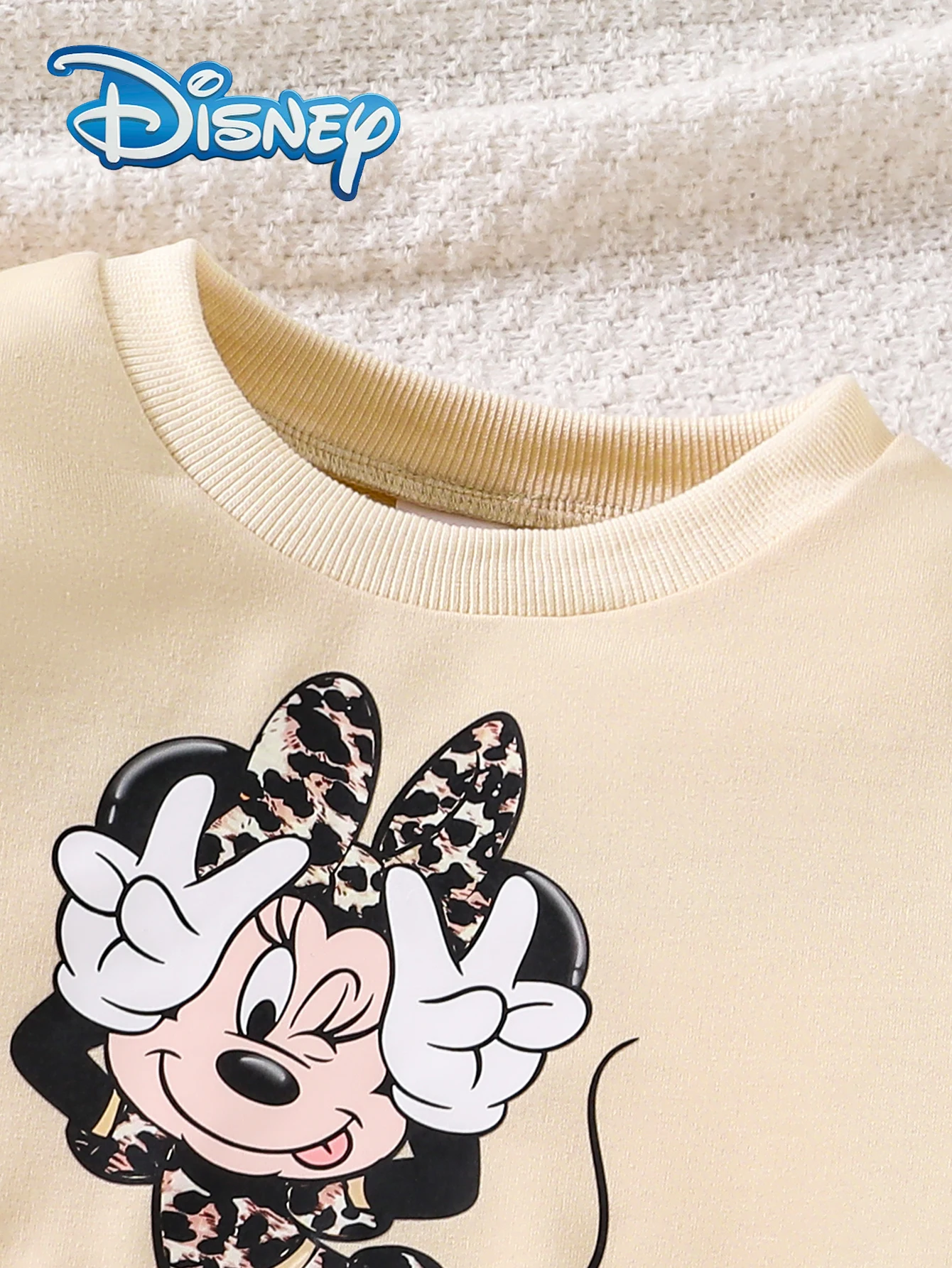 مجموعة ملابس ميكي ماوس مرخصة رسميًا للخريف والشتاء كاجوال بأكمام طويلة وسراويل طويلة، طباعة الفهد للأطفال كارتون ميني ماوس، ملابس أطفال عصرية ومتعددة الاستخدامات، كهدية للعطلات
