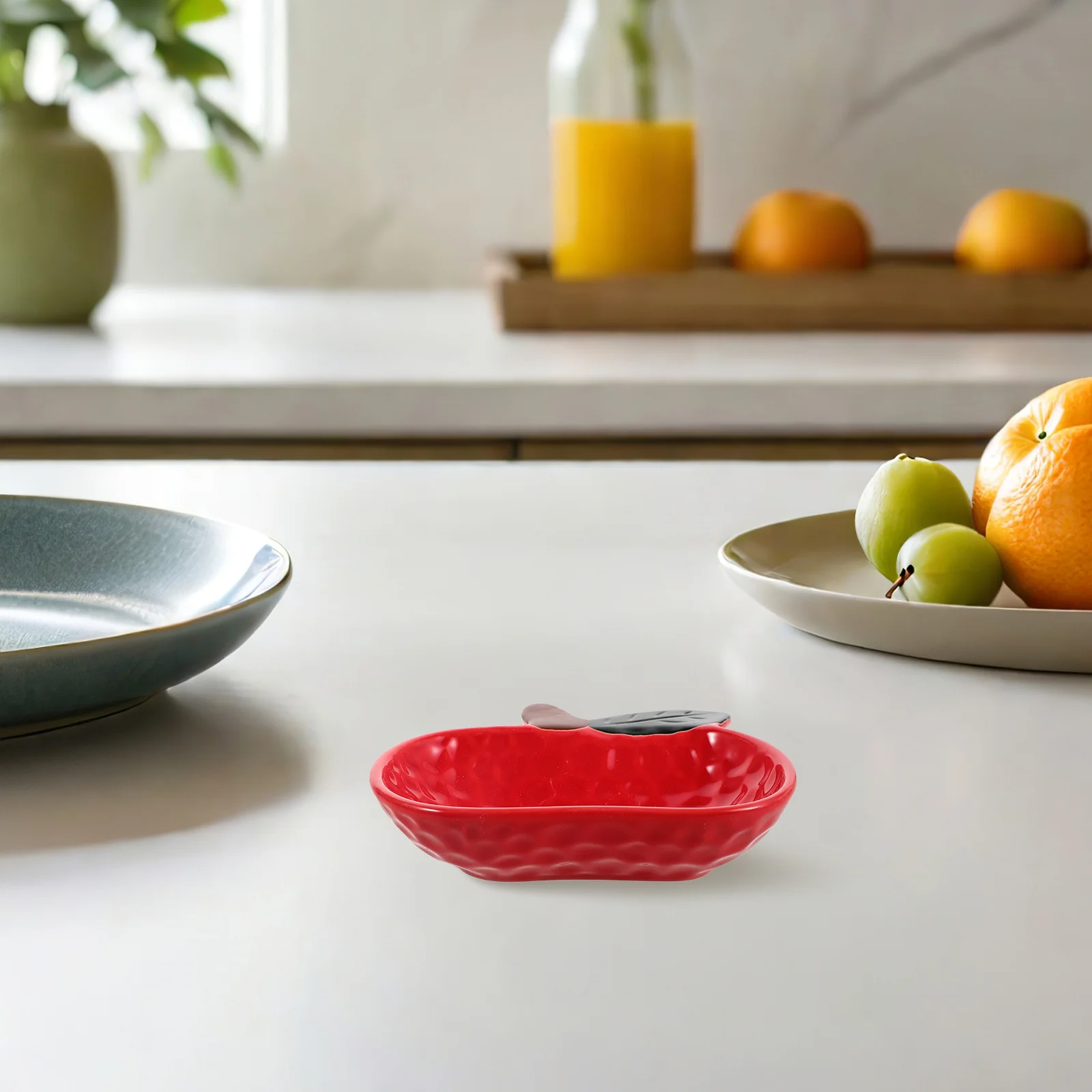 

2Pcs Porcelain Dipping Sauce Plates 5-Inch Apple Shaped Ceramic Snack Dish Set Sushi Seasoning Container Decorative Kitchenware