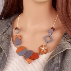 Vintage Ethnic Style Bib Necklace with Wooden Decorations Pendants Handmade Unique Folk Collar Necklace for Women Daily Wear