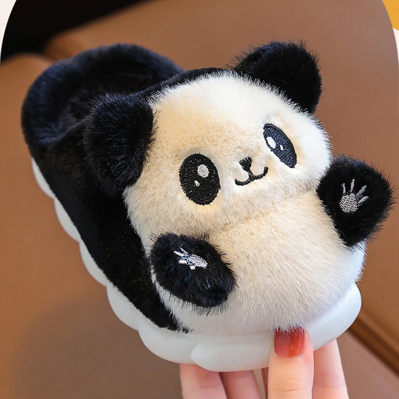 2023 neue süße Kinder Cartoon Panda Winter Hausschuhe bequeme warme Baumwoll schuhe Jungen Mädchen Indoor Home flauschige Hausschuhe