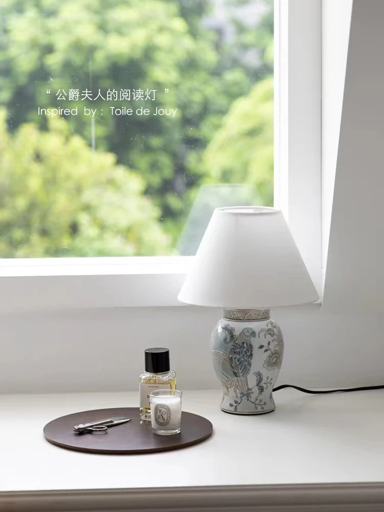 Oriental Paris hand-painted ceramic parrot blue study room bedroom desk lamp bedside lamp