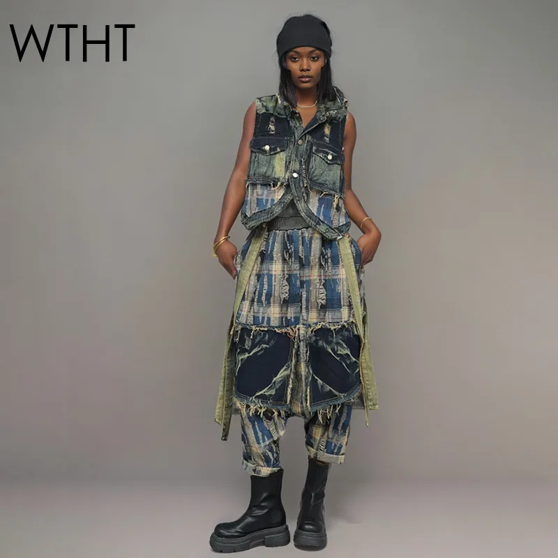 

WTHT Vintage 2025 Summer Women's Do Old Burr Edge Sleeveless Vest Fashion Loose Patchwork Elastic Waist Jeans Female 1LS1810