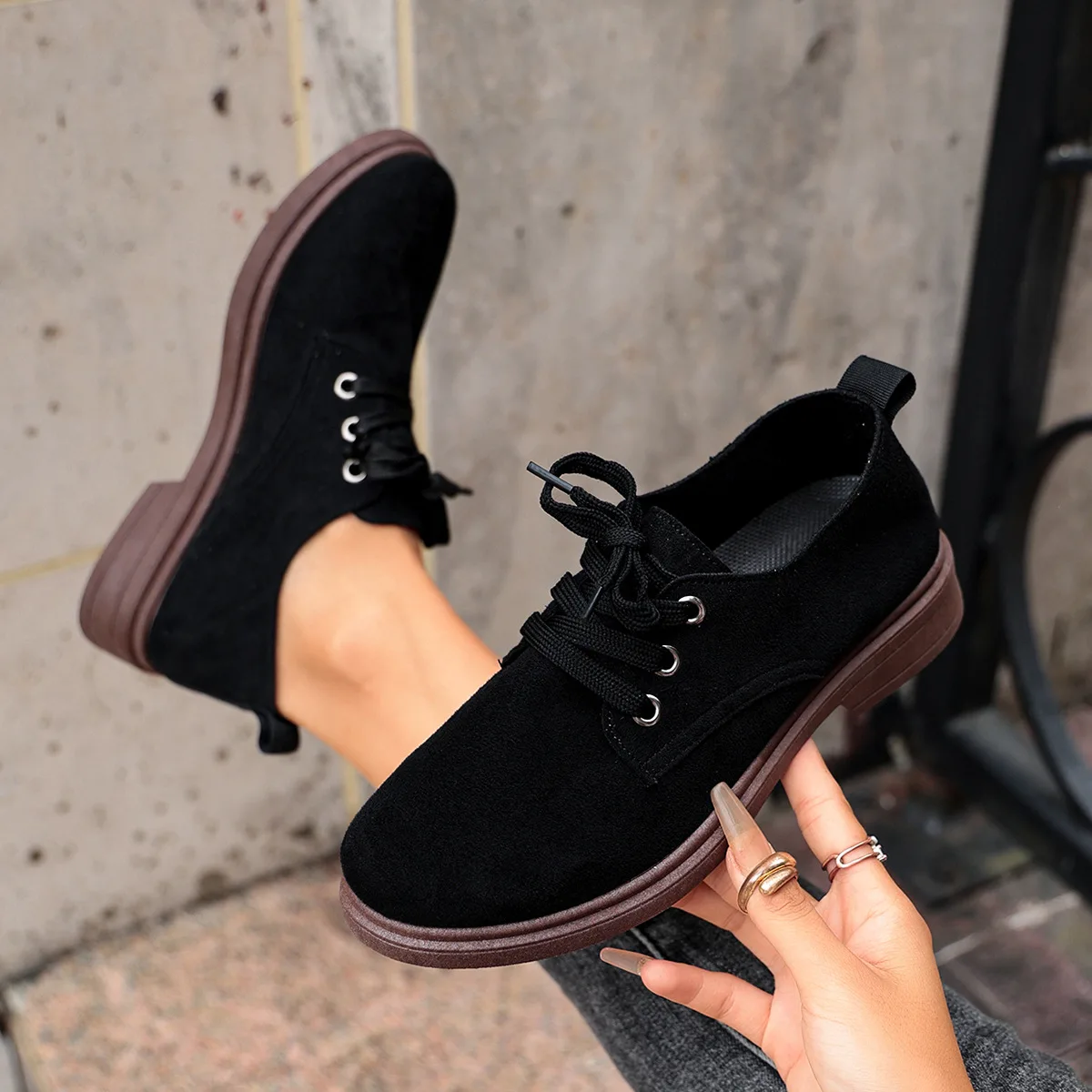 Damen Vintage Wildleder Schnürschuhe mit Niedrigem Blockabsatz Rutschfeste Sohle Lässige Tägliche Gehmode Knöchelhohe Stiefel – Detail 5