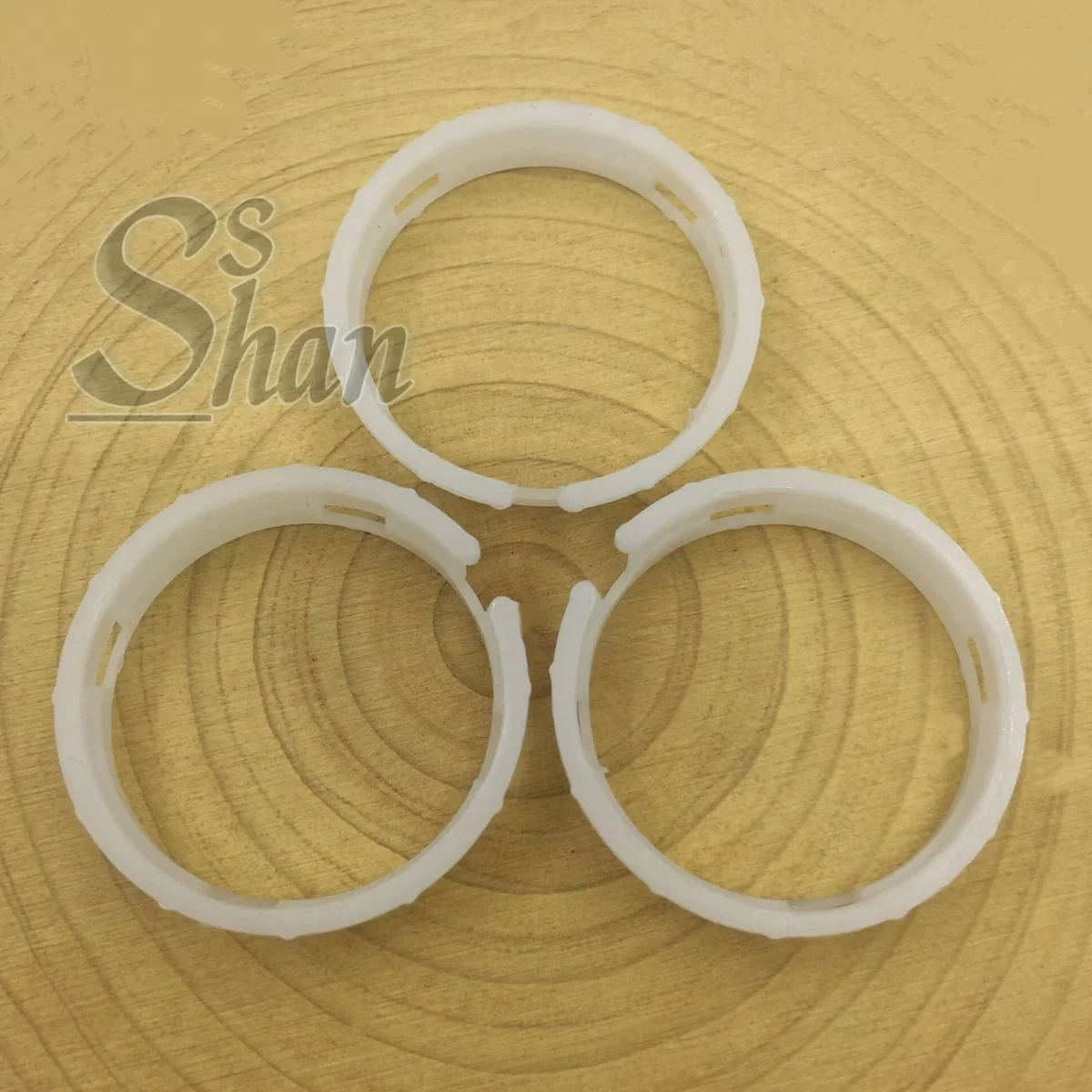 حلقة داخلية بلاستيكية تناسب تركيب الحركة الميكانيكية NH35 NH36 سلسلة NH غطاء داخلي حامل الحركة أجزاء حلقة الإصلاح