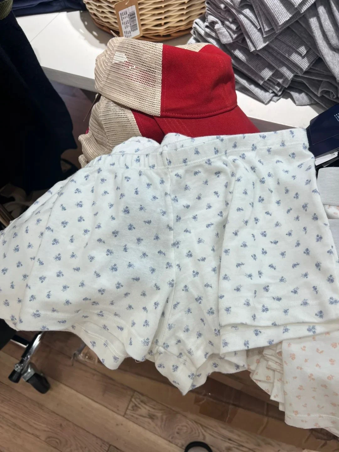 Shorts retos florais azuis para mulheres, roupas íntimas elásticas de cintura alta, caixa de três botões, casual fofa moda em casa