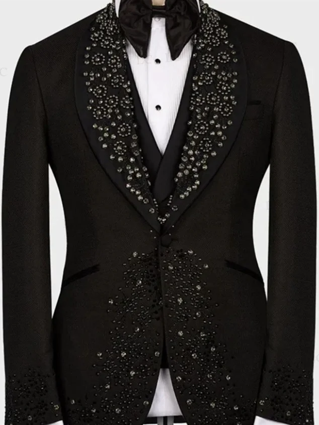 

3 Pieces Sparkly Men Suits Luxury Blazer Vest Pants Diamonds Beads One Button Pearls Party Wedding Groom Plus Size Tailored