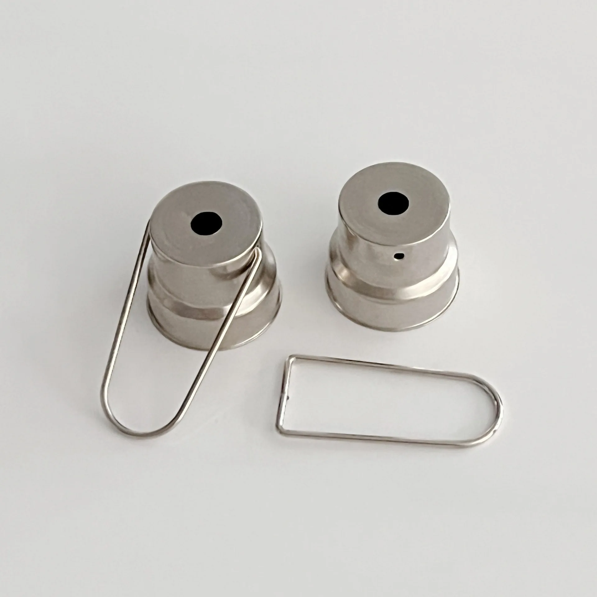 50pcs 12V Low Voltage Lamp Holder LED Bulb Hook Lamp Holder Accessories with Hanging Ring Lamp Assembly Hanging Cap