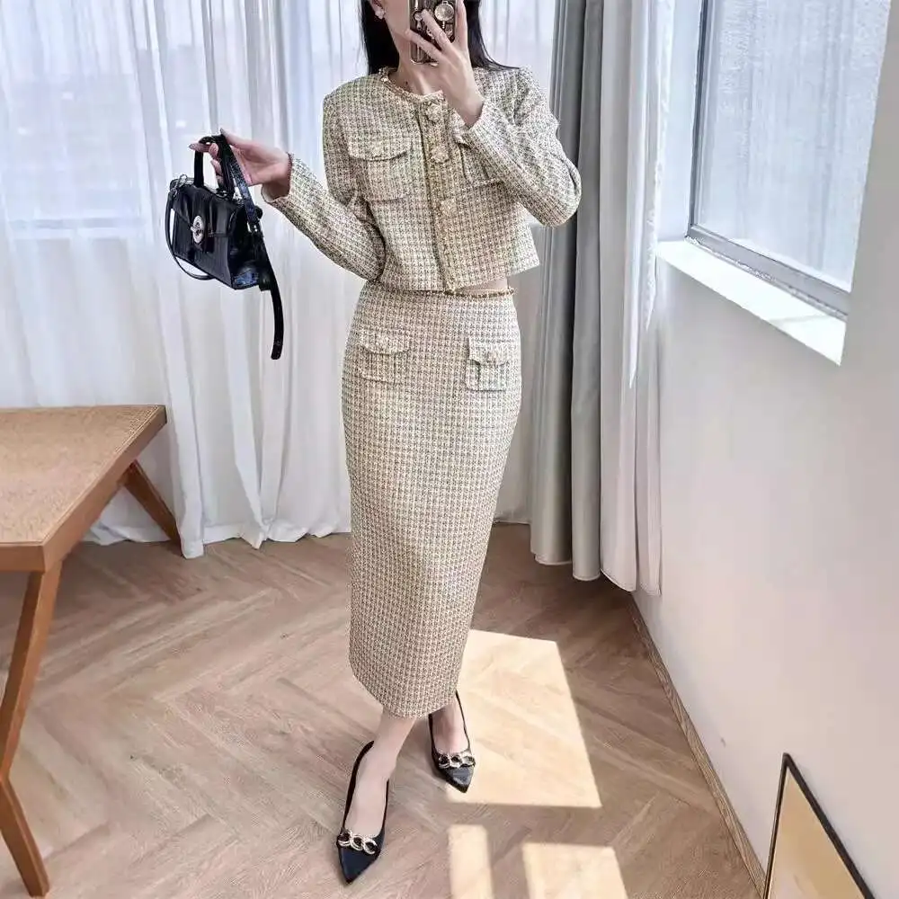 Quality Autumn Winter Beading Diamonds Gold Button Tweed Two Piece Set Women Dress Suits Jackets Coats Short Skirts 2pcs Outfits