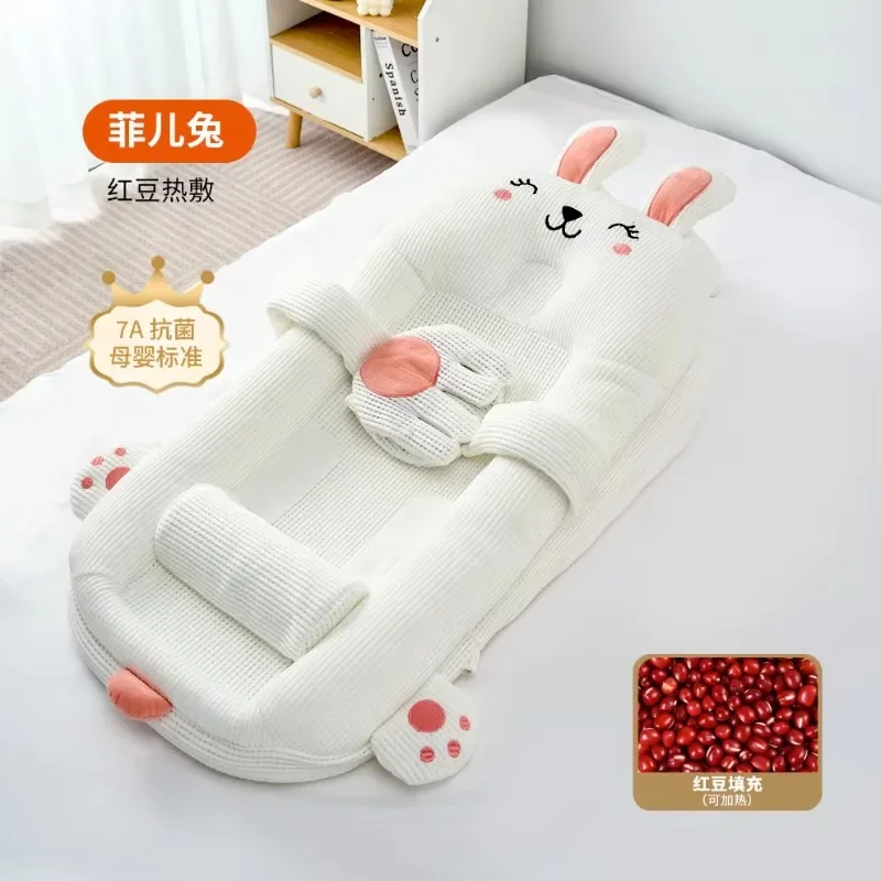 Höhenverstellbares Kinderbett mit Anti-Spuck-Rotbohnen, warmen Palmen, beruhigende Puppe, waschbar, tragbare Babybettwäsche