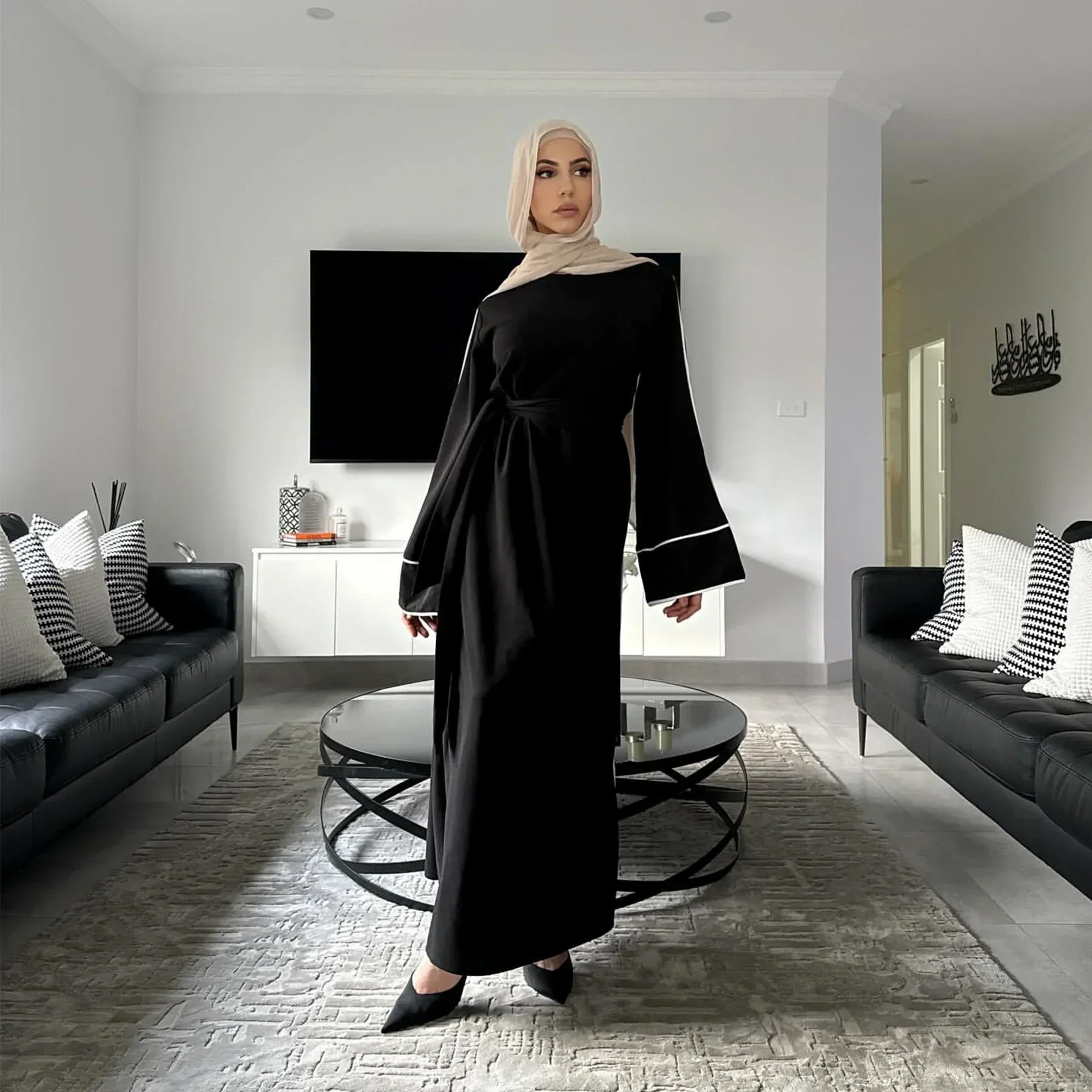 Plain chiuso Abaya Dubai Abito musulmano di lusso Eid Abaya per le donne Abiti turchi Abbigliamento islamico Caftano Hijab Robe Musulmana