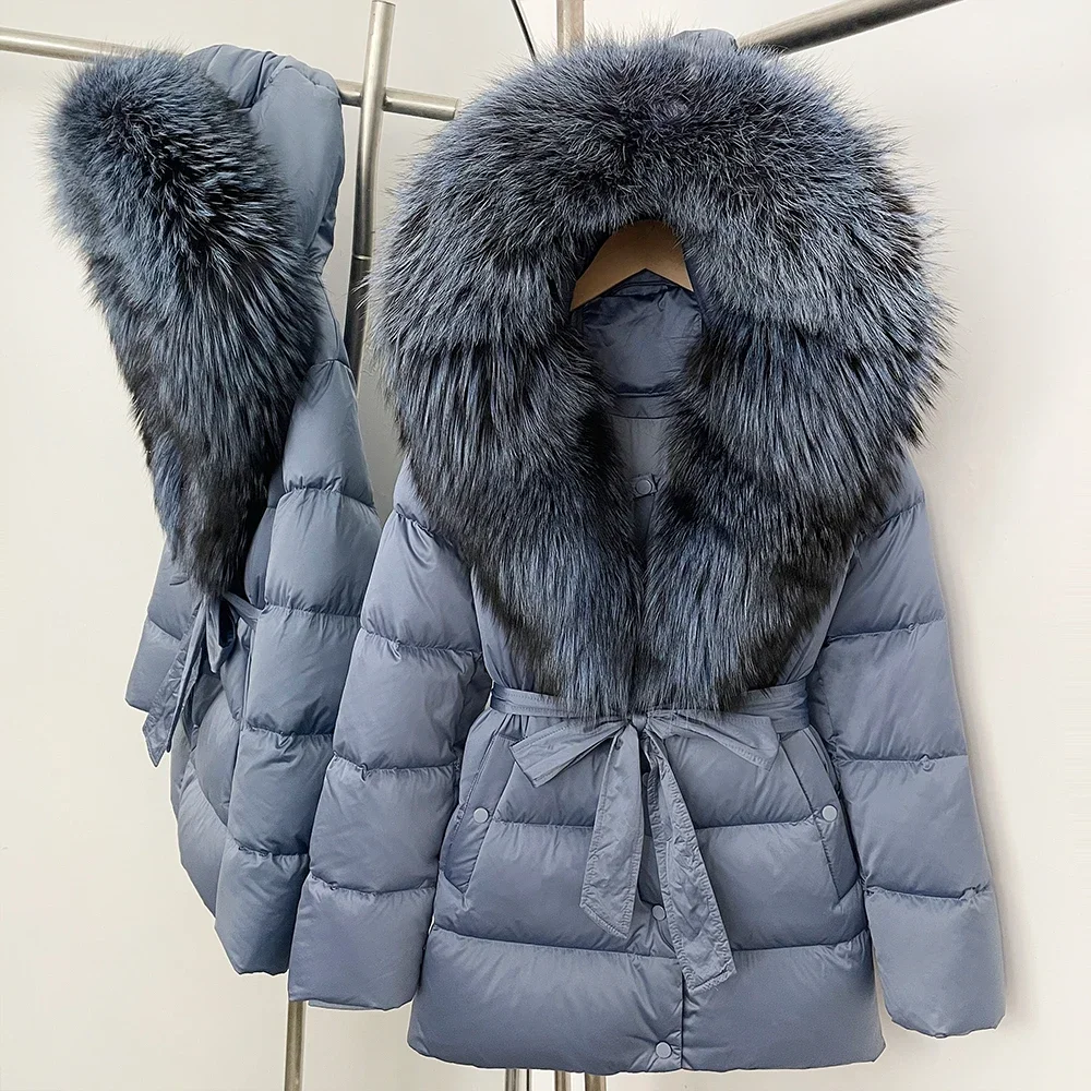ريال فوكس الفراء الأبيض أوزة أسفل معطف 2025 موضة المرأة سترة منفوخة شتاء جديد منتصف طول نمط رقيق الإناث معطف دافئ سميك