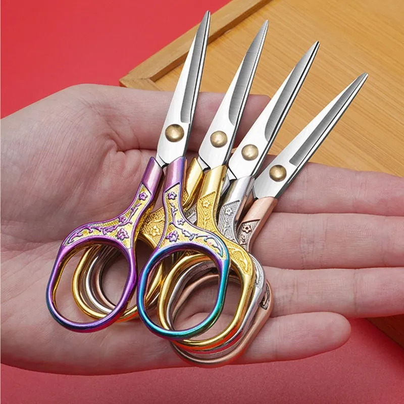 

Fashion Retro Carved Mini Scissors Stainless Steel Sharp Durable Cut Paper Tool School Office Supply Tailor Cross Stitch Shears