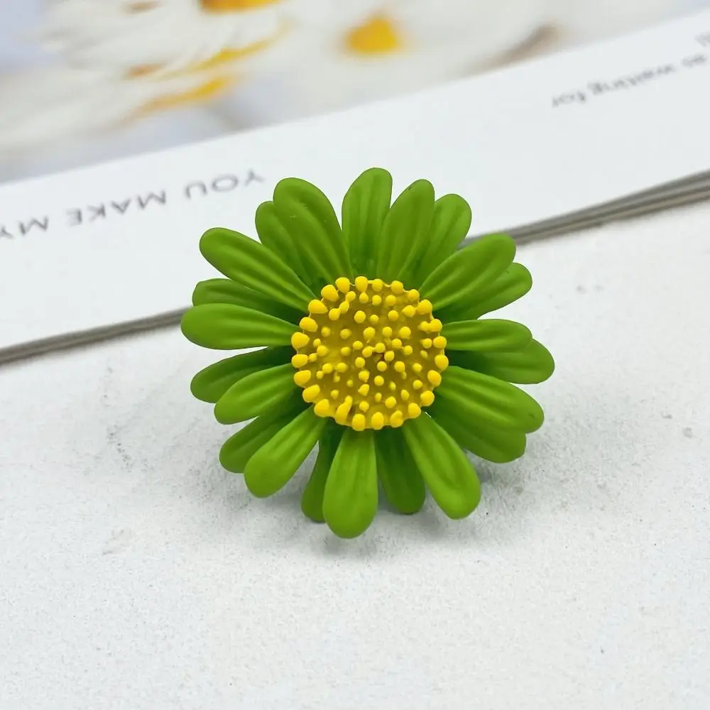 Elegant Daisy Brooches For Women Fashion Sunflower Metal Lapel Pins Bag Hat Skirt Collar Decor Accessories Brooch Pin Jewelry