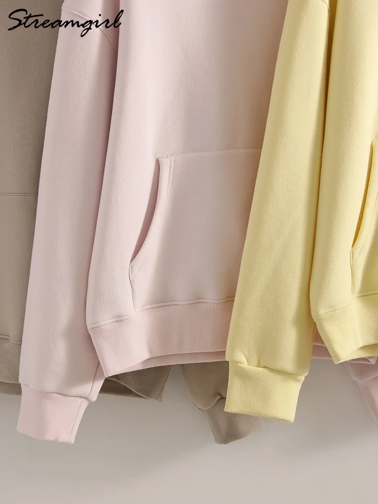 سترات شتوية دافئة كبيرة الحجم للنساء مع صوف داخل بلوزات سميكة صفراء مع قلنسوة للنساء سترات شتوية مخملية