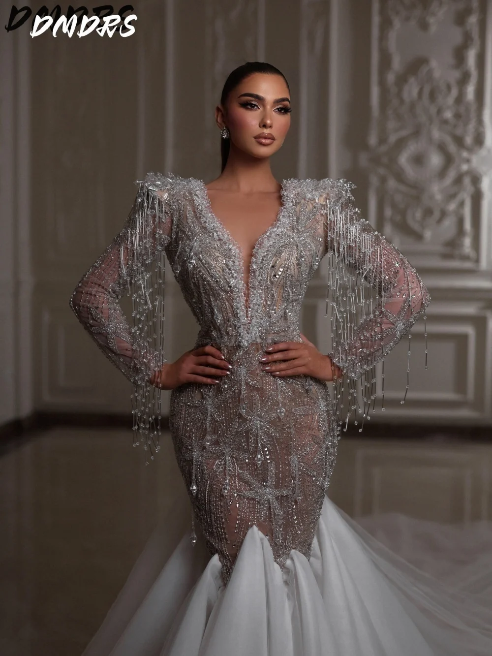 Luxurious Deep V-Neck Wedding Dress 2025 Elegant Mermaid Sleeveless Bridal Gown Classic Long Sleeve Floor-Length Gown Customized