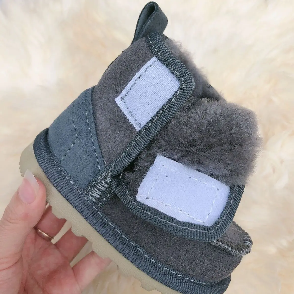 100% Natural Sheepskin Wool Winter Warm Children\'s Shoes Genuine Leather Soft Warm Snow Boots for Boys and Girls Baby Boots