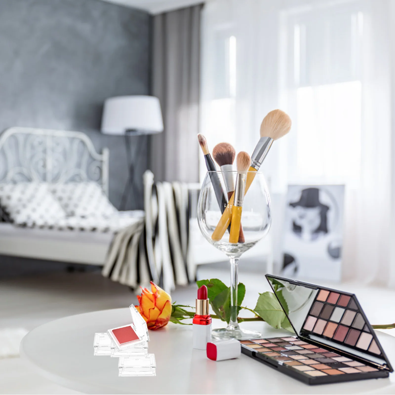 4 Stück Lidschatten-Pfanne, leer, quadratisch, nachfüllbar, Make-up-Etui, kleiner tragbarer Reise-Lippenbalsam-Behälter
