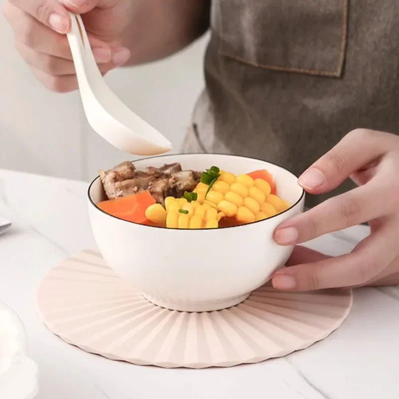 라운드 내열성 냄비 팬 실리콘 매트, 미끄럼 방지 컵 코스터, 테이블 플레이스매트, 차 보호 패드, 주방 가제트 액세서리