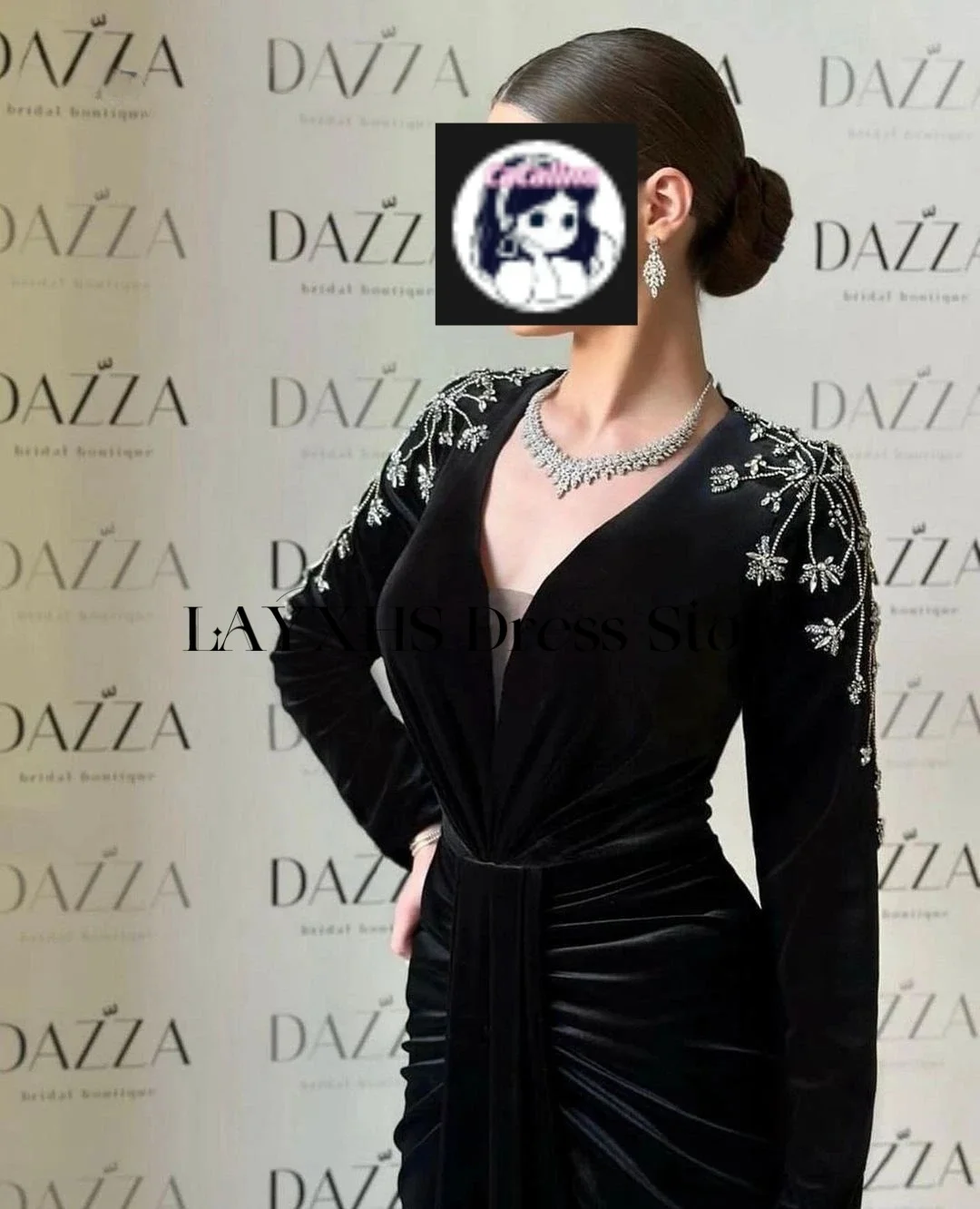 Eleganckie czarne suknie wieczorowe z dekoltem w serek, aplikacjami, koralikami, długimi rękawami i krojem syreny, suknie balowe szyte na miarę فساتين سهرة