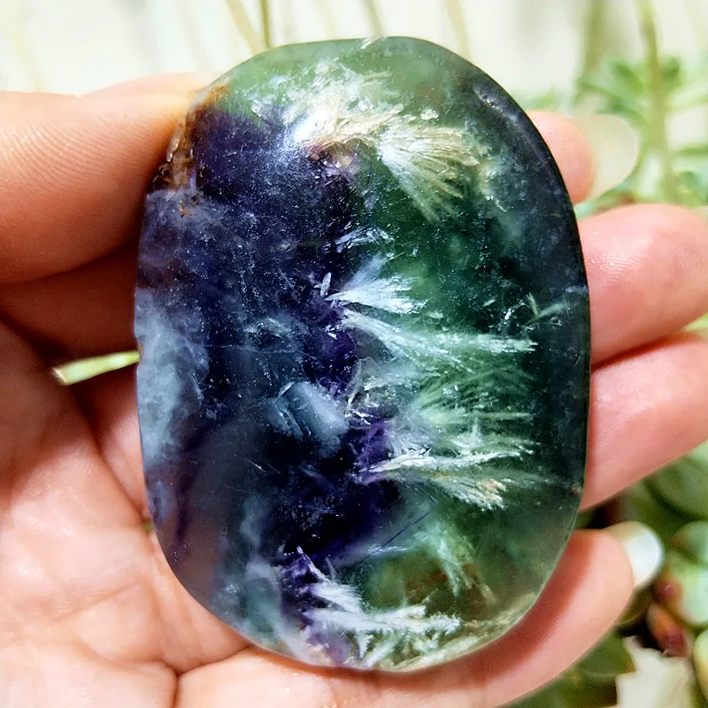 Natral Stoes Colored Feather Fluorite Crystal Palm Stones Sorcerer Meditate Spiritual Healing Feng Shui Crystal Home Decoration