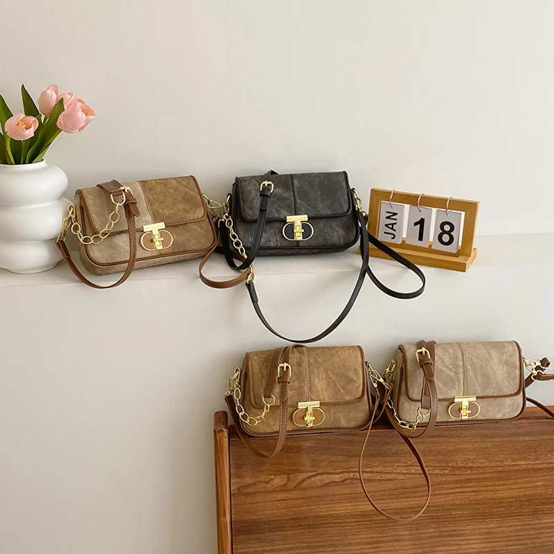 

Unique Vintage Inspired Messenger Bag For Elegant Women With Shopper Capacity And Casual Parisian Style