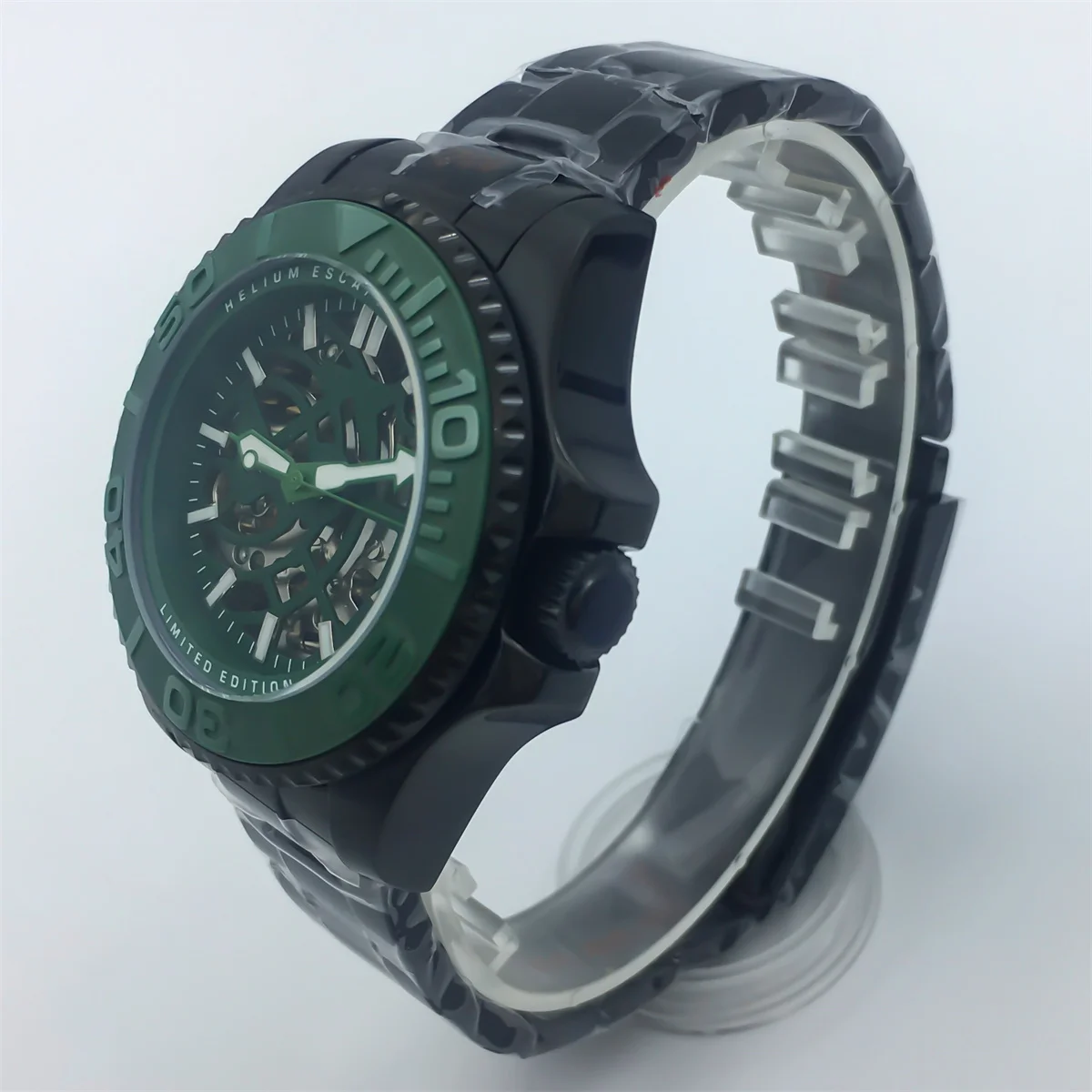 メンズブラックウォッチ,発光ベゼル,サファイアガラス,nh70ムーブメント,中空スケルトン,ブルー,グリーン,ホワイト,ライトダイヤル,一方向,43mm