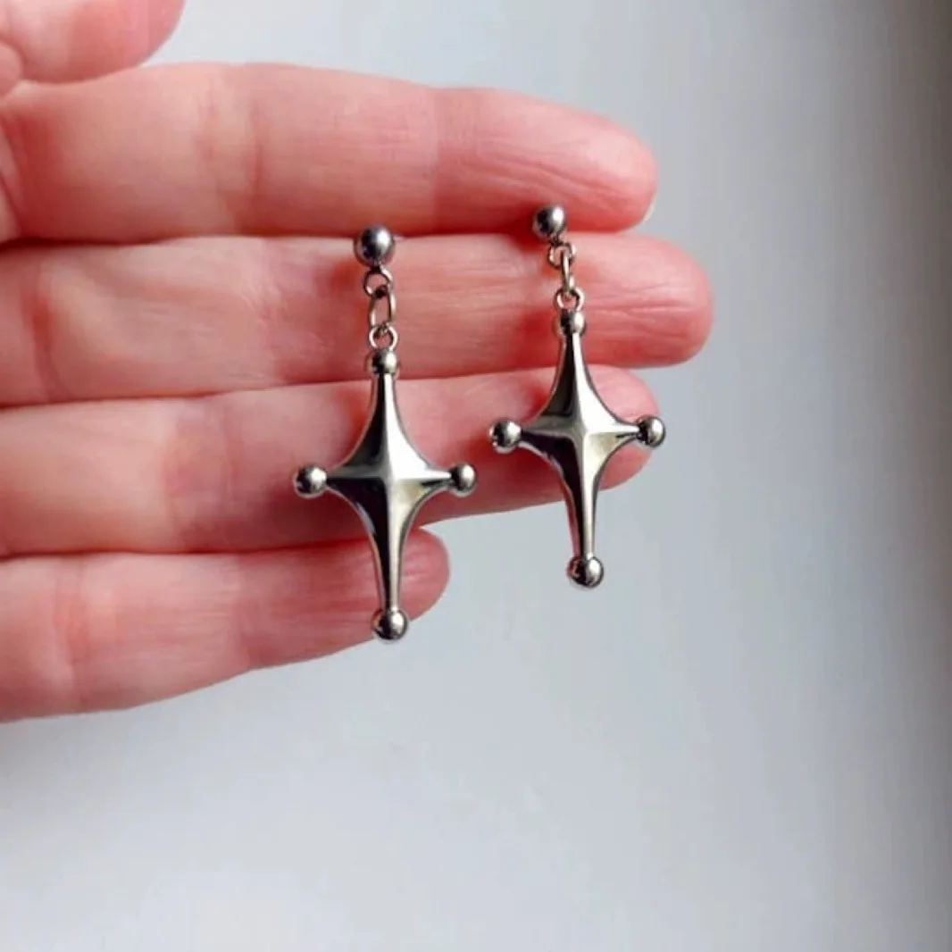 DIY handmade dark style cross star five pointed star pendant earrings jewelry hands