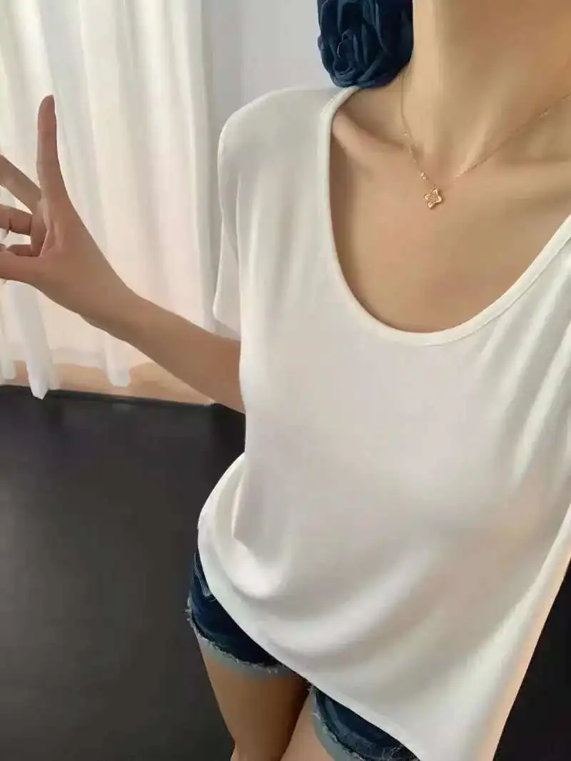 

2024 New Loose V-neck Shoulder Short Sleeved T-shirt Women's Summer Lazy Style Unique Design Sense Casual Short Top JPXE