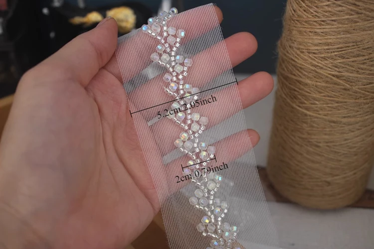 2 Meter. Hochwertiges 3D-Mesh-Band, maschinengewebt, mit Perlen bestickter Kante, Spitzenband, Nagelperlen, Kleidungszubehör RS24652 – Detail 4