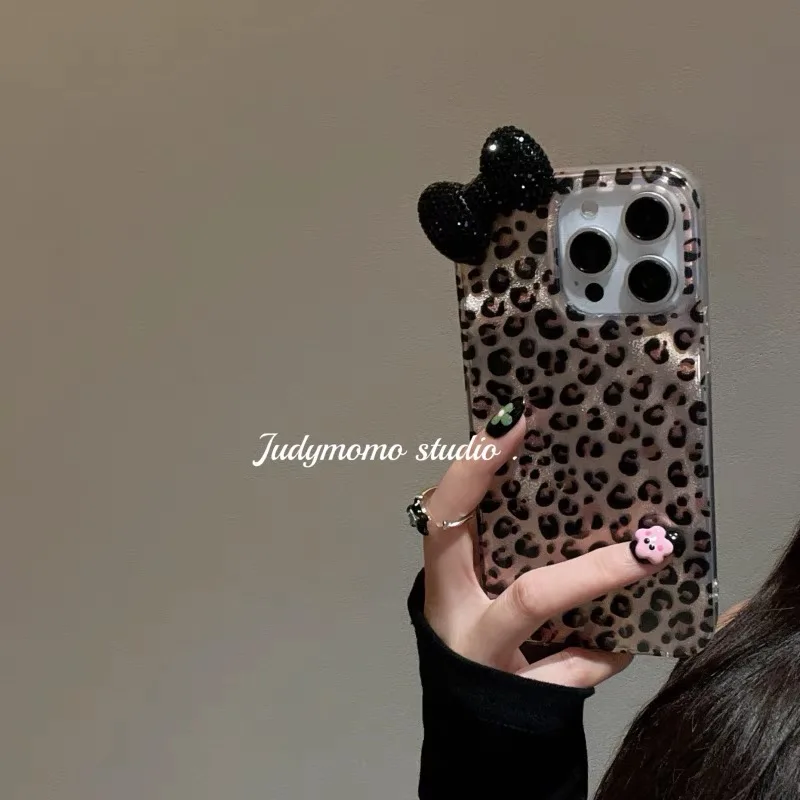 Funda con estampado de leopardo colorido, destellos, moño de diamante y forro brillante para iPhone 16 15 14 Plus 13 Mini 12 Pro Max 11 7 8 SE X XS XR 4