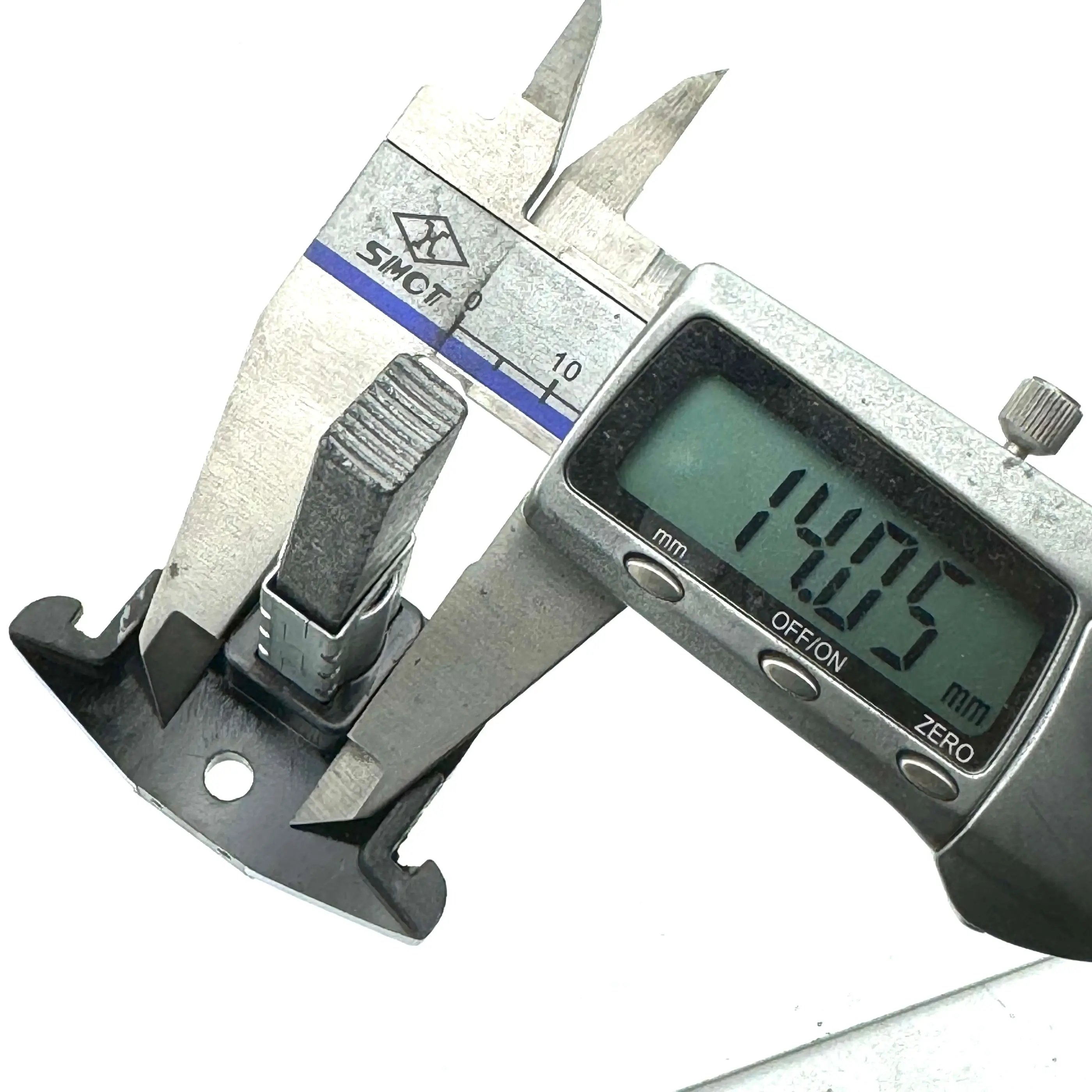 2PCS Suitable for Philips America Haier Sanyo Dragon and other vacuum cleaner motor motor parts carbon brush 6.5x10x32