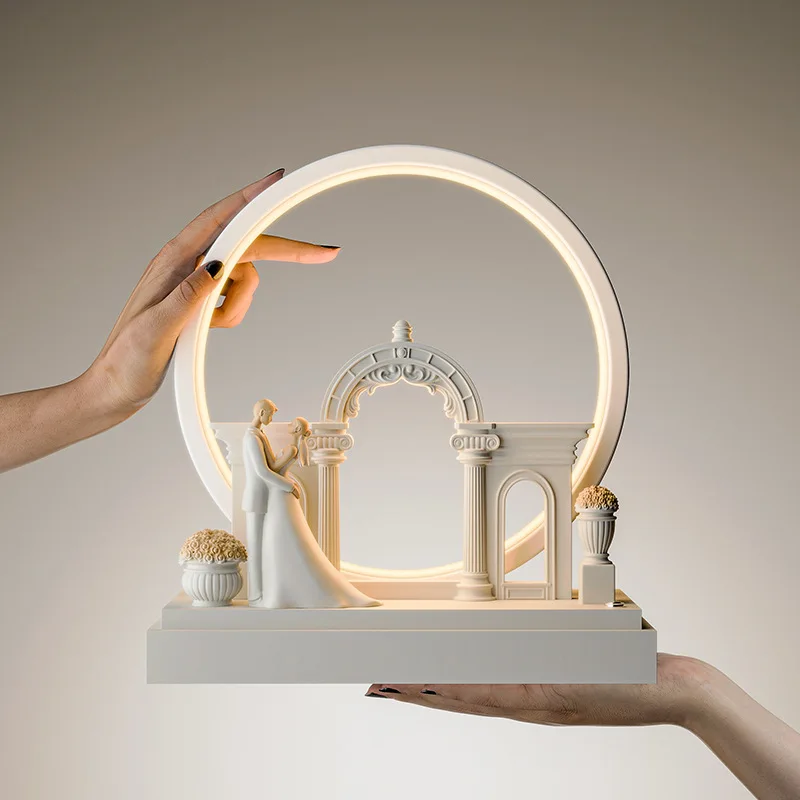 

Creative wedding couple silhouette lamp ornament high-end high-end bedroom newlywed engagement wedding room layout atmosphere