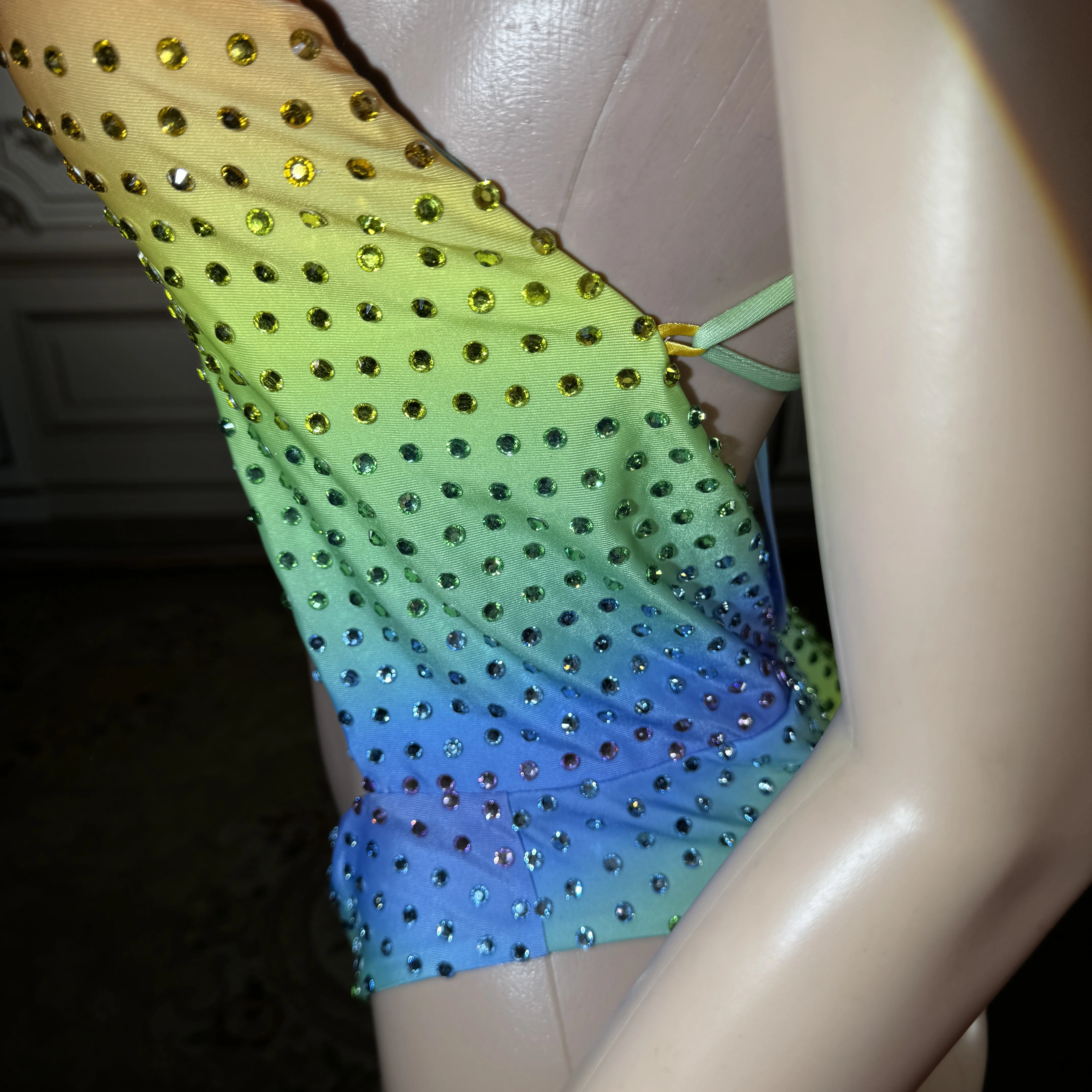 

Купальник ZD Heavy Duty с блестящими стразами, сексуальный, с вырезом на шее и открытой спиной, для летнего отдыха, пляжа, бикини.