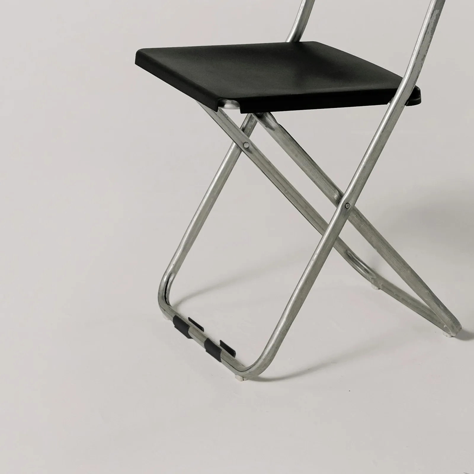 

20 шт. черных пластиковых накладок для ножек стульев, нескользящие напольные глайды для офисных, обеденных стульев, барных стульев, U-образные трубчатые зажимы из ПВХ