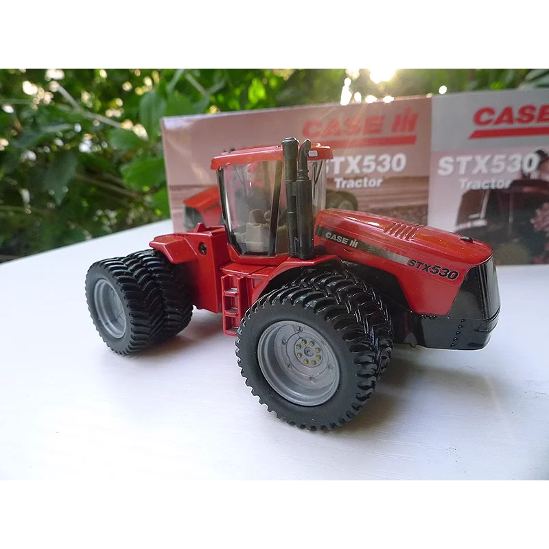 

Diecast ERTL 1:64 Scale STX530 8WD Eight-wheel Waist-shaped Farm Vehicle Alloy Tractor Model Collectible Toy Gift Souvenir