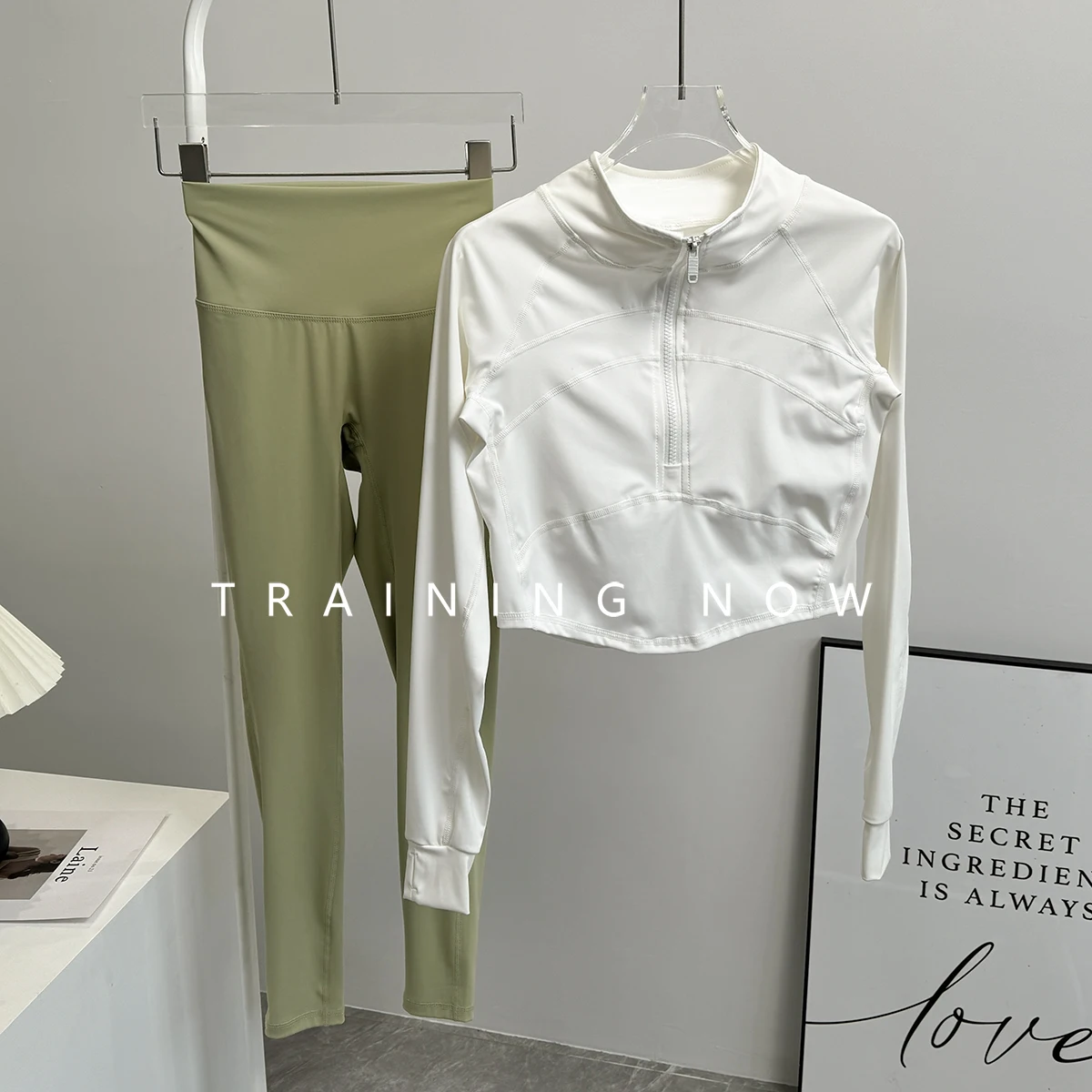 

Спортивный костюм для женщин, модный и красивый осенний облегающий и тонкий костюм для йоги для пилатеса, утренний бег, упражнения для фитнеса