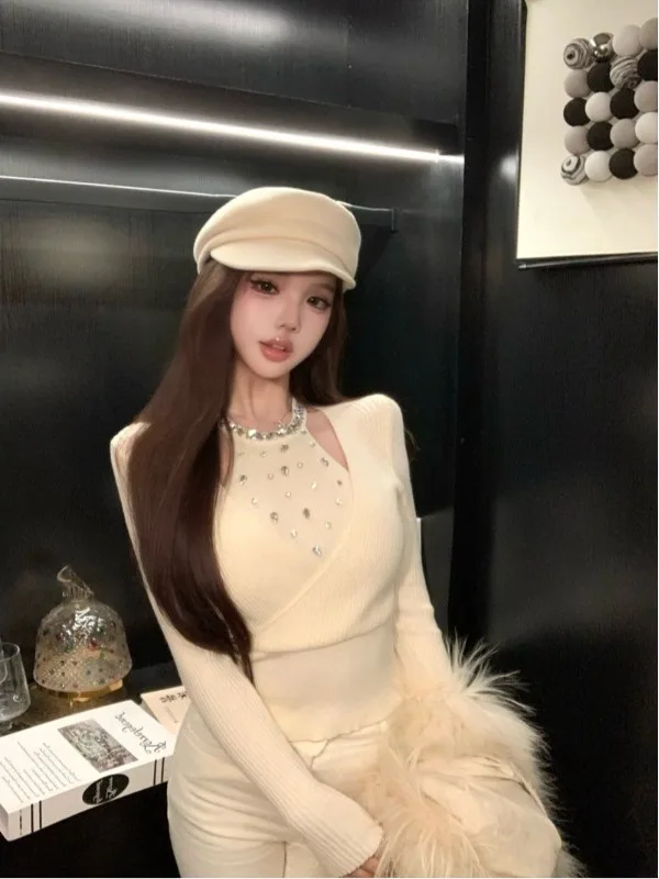 

Diamond Embellished Knitted Top Women's Autumn Winter Unique White Fake Two-Piece Hanging Neck Belted Waist Design