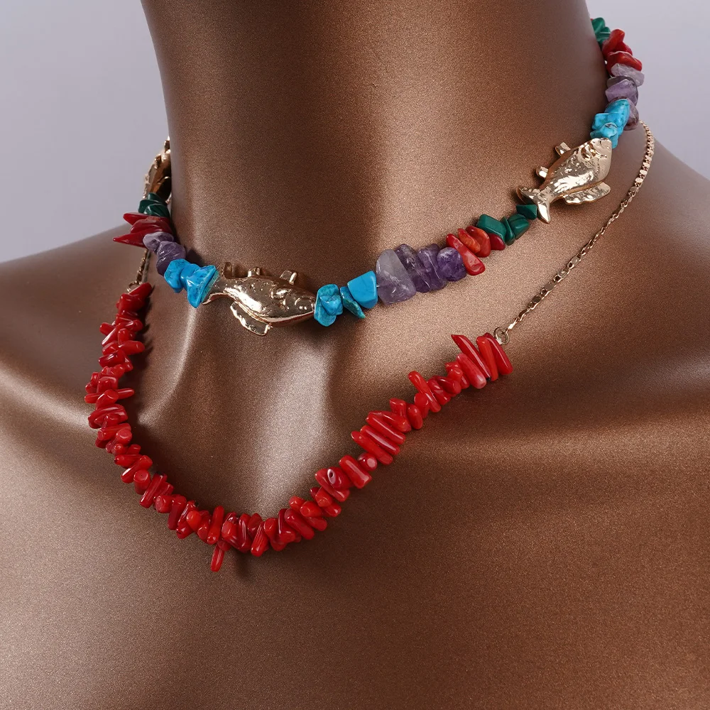

Ожерелье в богемном стиле с необычными цветными камнями и рыбой с коралловыми акцентами для женщин, модный ювелирный аксессуар 2025 года