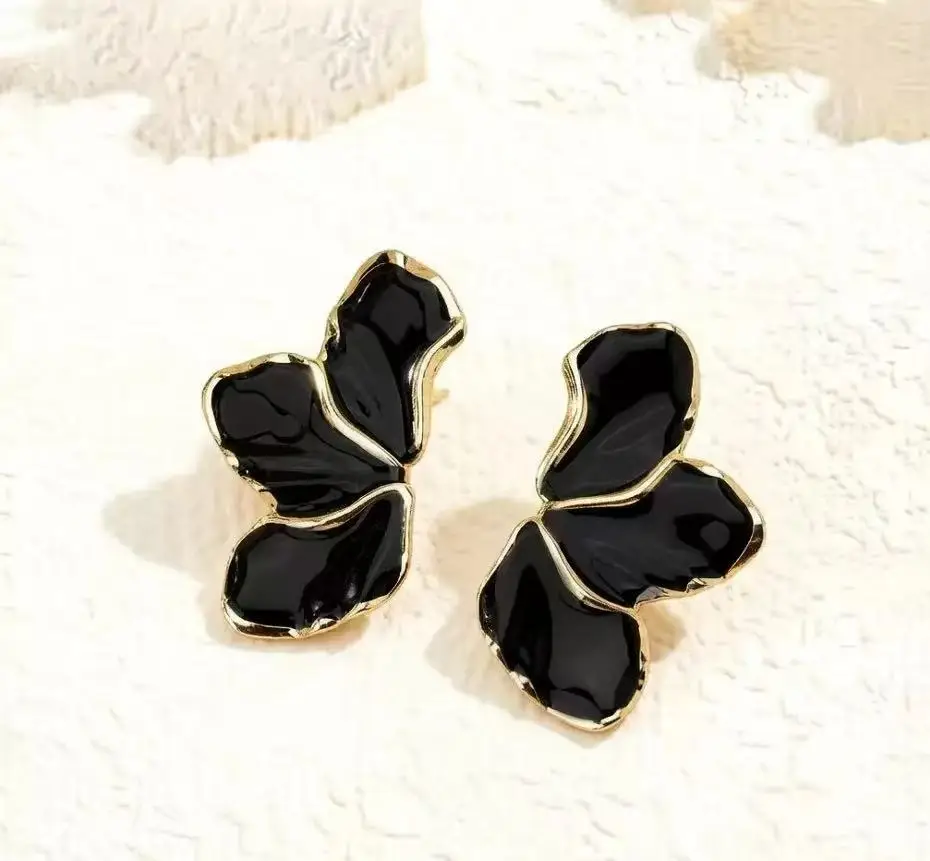 2PC Women's Fashion Forest Maple Leaf Drip Oil Flower Earrings, Sweet and Elegant, Lightweight and Luxurious Colorful Petal Earr