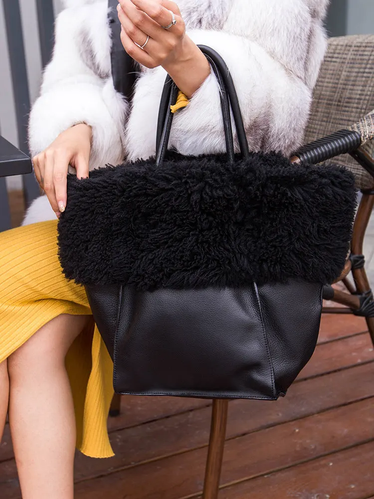European / American Fashion High-quality Top Layer Cowhide Bucket Type Large Capacity Fur Handbag Shoulder Bag Autumn And Winter