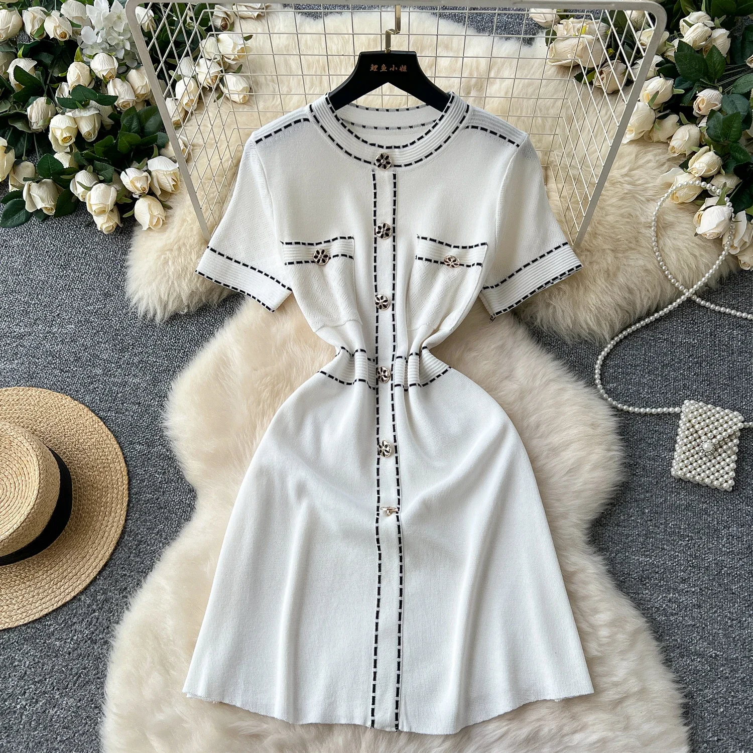 REALEFT 2025 ฤดูร้อนใหม่ผู้หญิงวินเทจถักชุดสั้นแขนสั้นปุ่มเอวสูงO-คอสบายๆเสื้อถักA-Line Dress