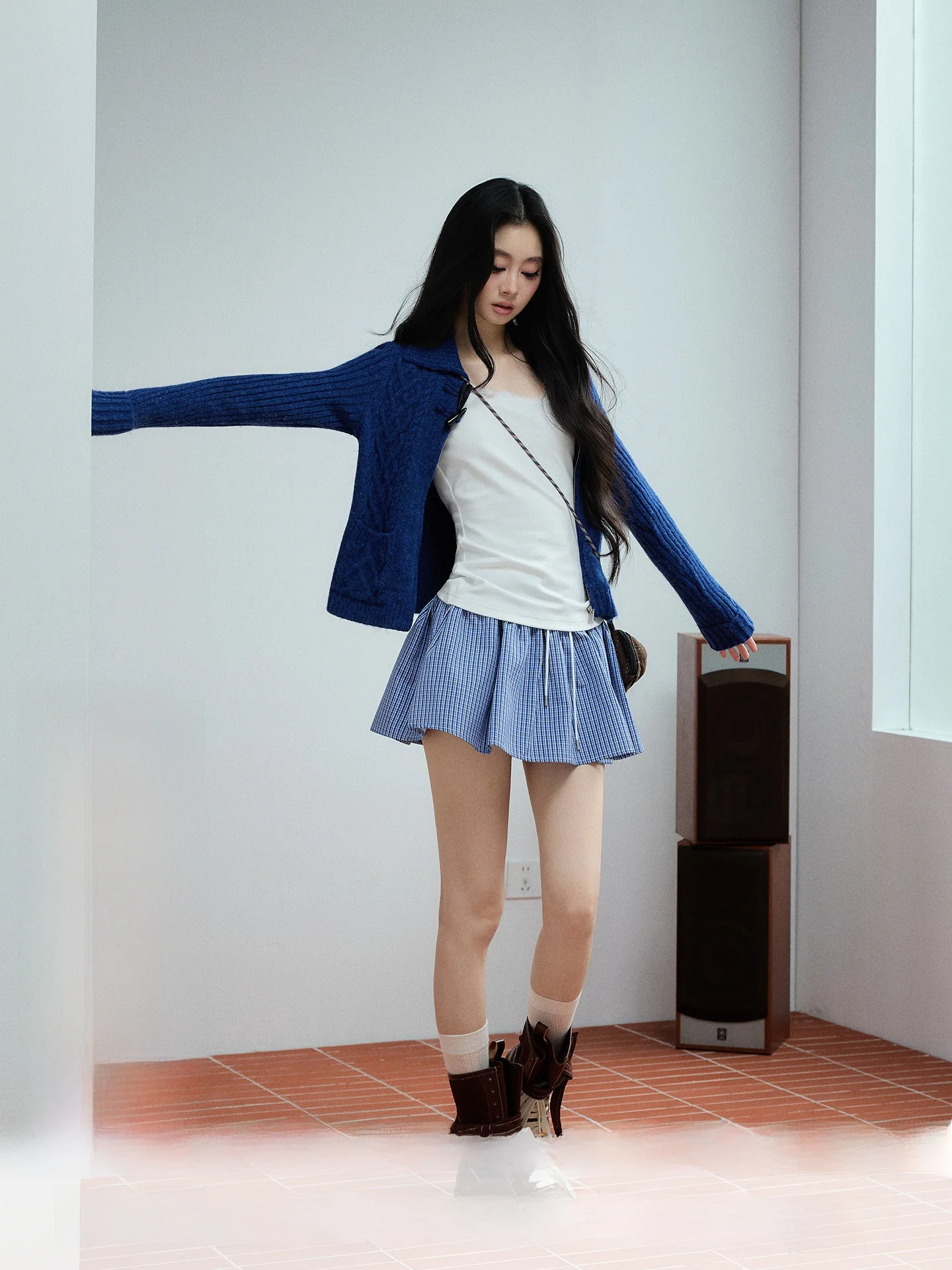 

Trendkill Commuter Sle Klein Blue Knitted ort Sweater Coat with Horn Buttons Women's Faion Autumn Wear Polyester Blend