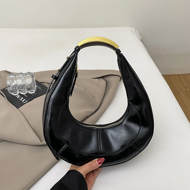 

Brand Half Moon Shoulder Bag For Women Designer Handbag And Purse 2025 Fashion Armpit Bag Hobos Gold Clutch Bag Pu Leather Tote