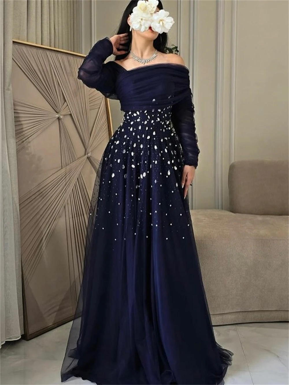 

Customized Simple Blue Organza Celebrity Gowns Classic Boat Neck Long Sleeves Party Dress SexyA-Line Sweep Train Party Dresses